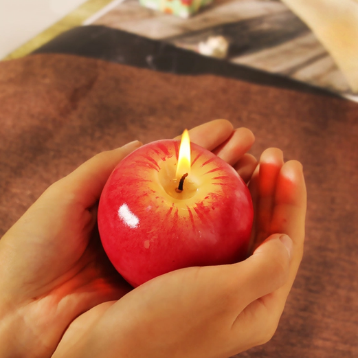 Wholesale England Christmas apple scented candles with custom private label